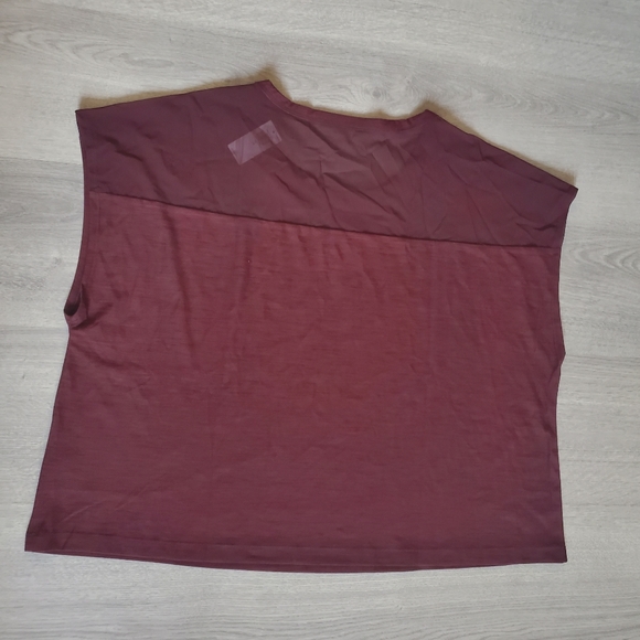 NWT Loose Breathe ON T-Shirt - Picture 5 of 6